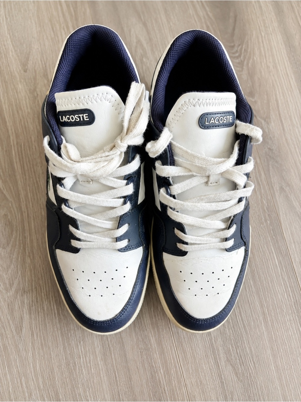 Lacoste Kids Low-Top Sneakers in White & Navy